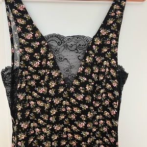 H&M | Floral Midi Dress w/Lace Detail | Size 4 | Black